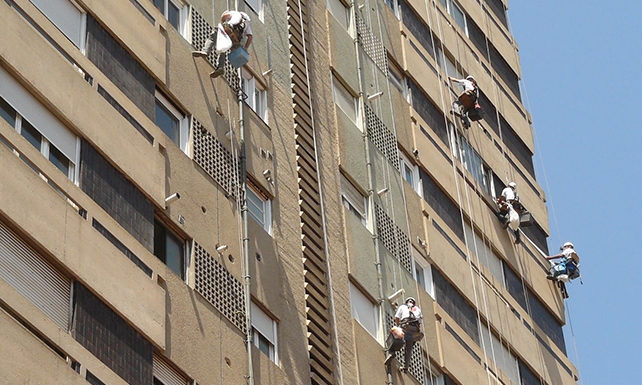 Rehabilitación de fachadas en calle Felipe de Paz (Barcelona)