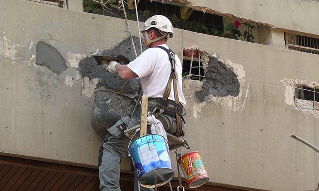 Rehabilitación de fachadas en calle Felipe de Paz (Barcelona)