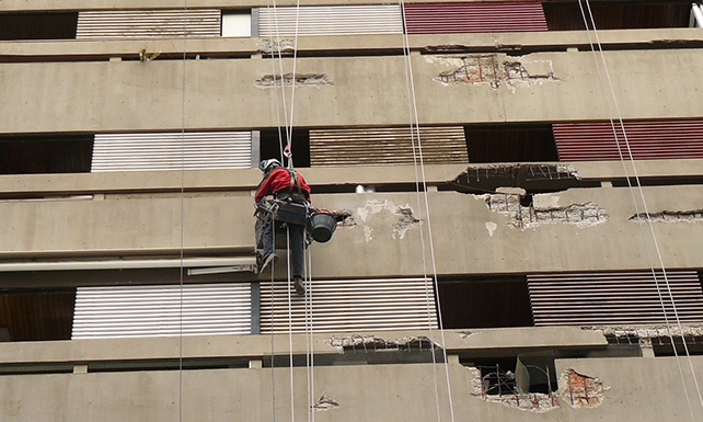 Rehabilitación de fachadas en calle Felipe de Paz (Barcelona)