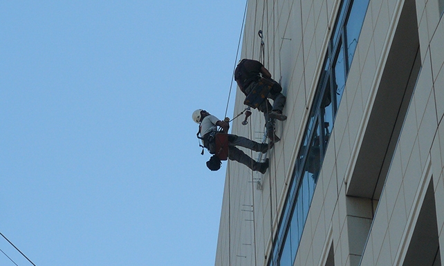 Trabajos verticales para Hotel Grand Marina Hotel (Barcelona)