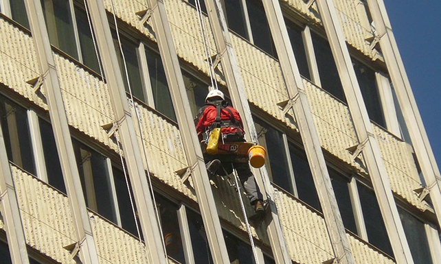 Rehabilitació de façanes a Drassanes Barcelona