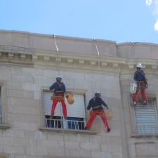 Treballs de pintura de façanes i mitgeres